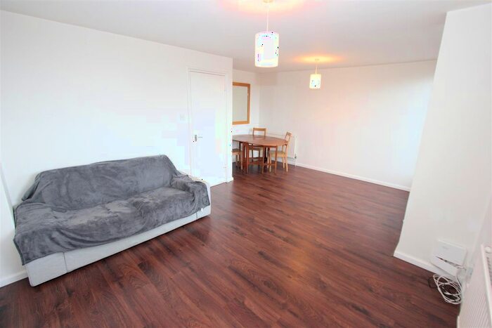 2 Bedroom Flat To Rent In Leeward Court, Quay, Wapping, E1W