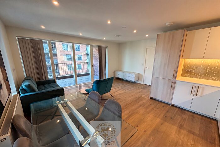 2 Bedroom Flat To Rent In Alington House, N8