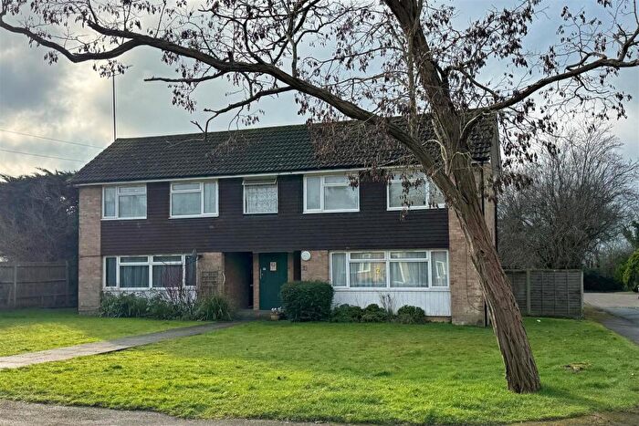 1 Bedroom Flat For Sale In Thepps Close, South Nutfield, RH1