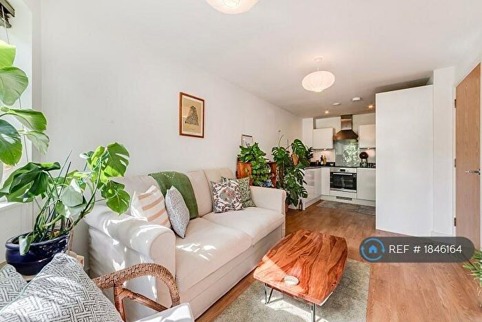 1 Bedroom Flat To Rent In Mildmay Avenue, London, N1