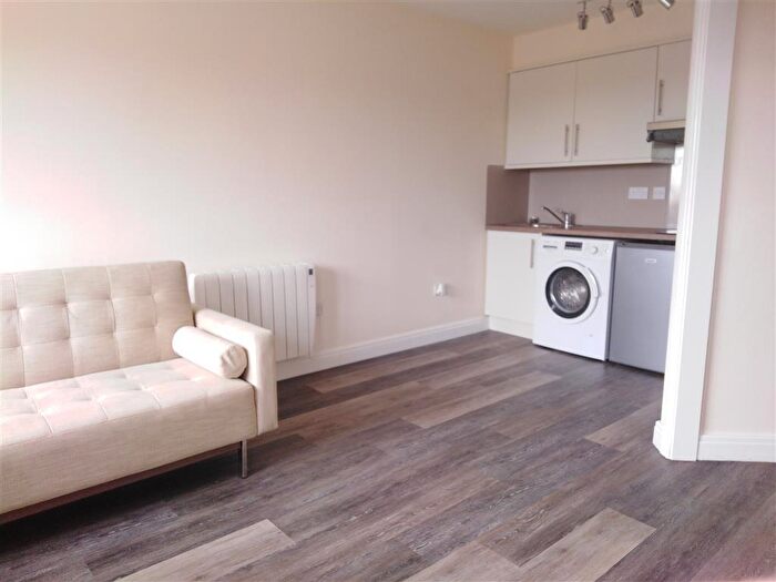 1 Bedroom Flat To Rent In Wern Terrace, Port Tennant, Swansea, SA1