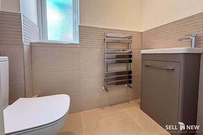 3 Bedroom End Terrace House For Sale In Luton Road, Hitchin, SG5