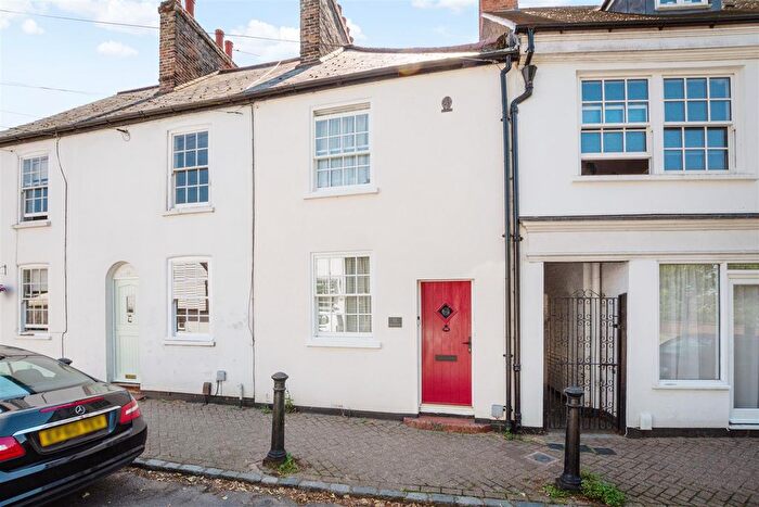 2 Bedroom Terraced House For Sale In Church Road, Farnborough, BR6