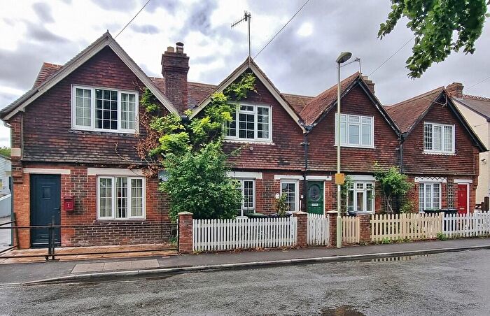3 Bedroom Cottage For Sale In Leigh Road, Havant, PO9