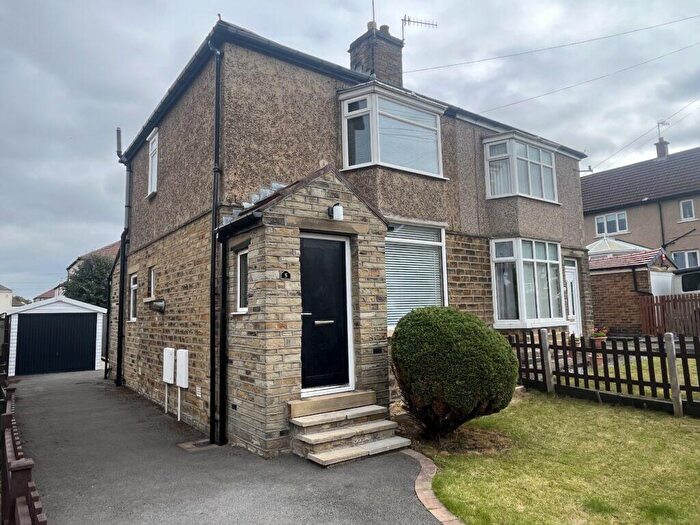 2 Bedroom Semi-Detached House To Rent In Glenaire, Shipley, BD18
