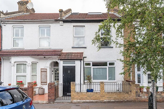 4 Bedroom Property To Rent In Clacton Road, London, E17