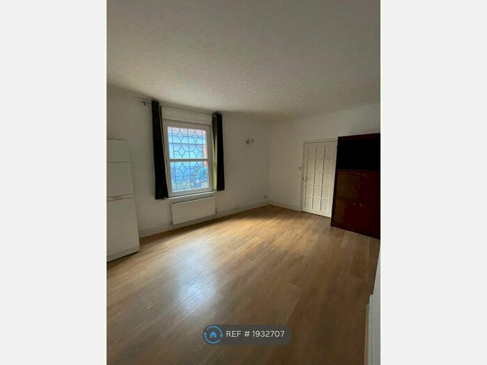 3 Bedroom End Of Terrace House To Rent In Legge Street, London, SE13