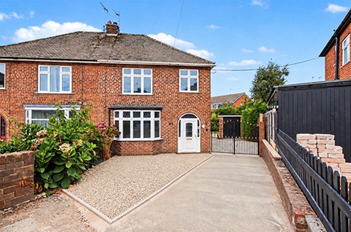 3 Bedroom Semi-Detached House For Sale In St. Helens Crescent, Trowell, Nottingham, NG9