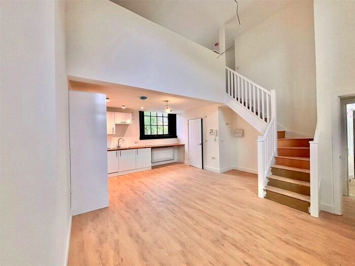 1 Bedroom Flat To Rent In Kingswell Street, Northampton, Northamptonshire, NN1