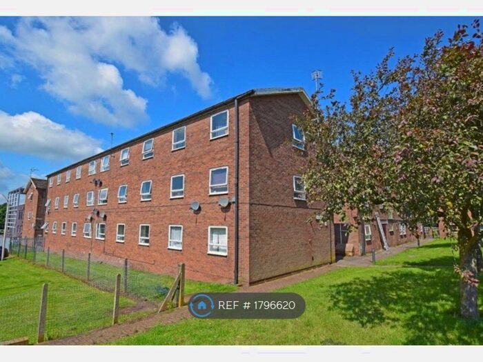 2 Bedroom Flat To Rent In Birlingham House, Bromsgrove, B60
