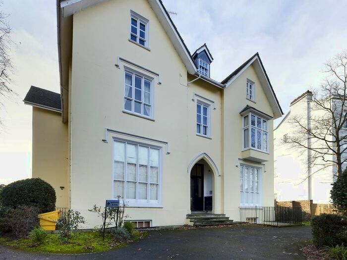 2 Bedroom Flat To Rent In Priors Lodge, Pittville Circus, Cheltenham GL52