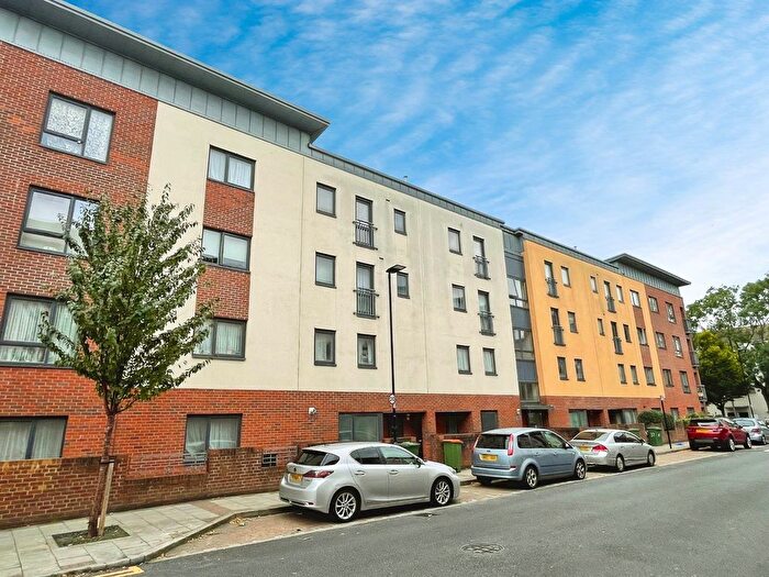 2 Bedroom Flat To Rent In Stratford Road, London, E13