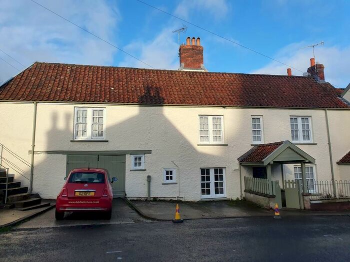 3 Bedroom End Of Terrace House To Rent In Church Street, Banwell, BS29