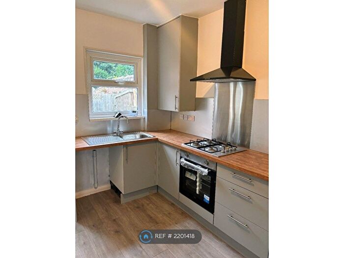 3 Bedroom Terraced House To Rent In Sheffield Road, Hoyland, Barnsley, S74