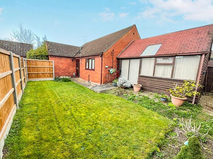 2 Bedroom Detached Bungalow For Sale In Mulberry Close, Feltwell, IP26