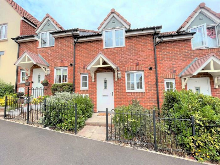 2 Bedroom Terraced House To Rent In Hood Road - Popular Location, BA21