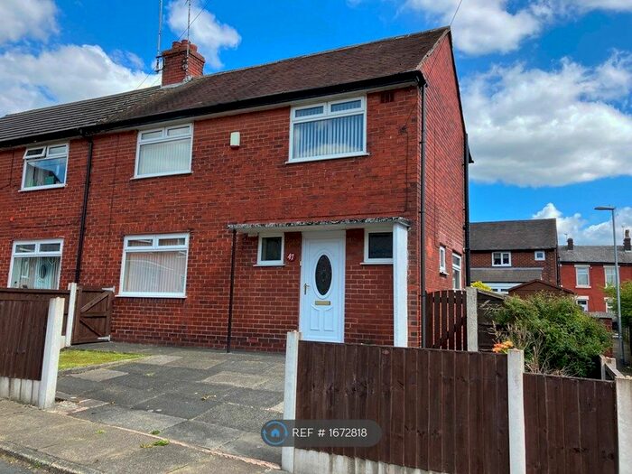 2 Bedroom Semi-Detached House To Rent In Windsor Avenue, Heywood, OL10
