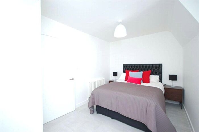 3 Bedroom Penthouse To Rent In Bank Buildings, High Street, Harlseden, London, NW10