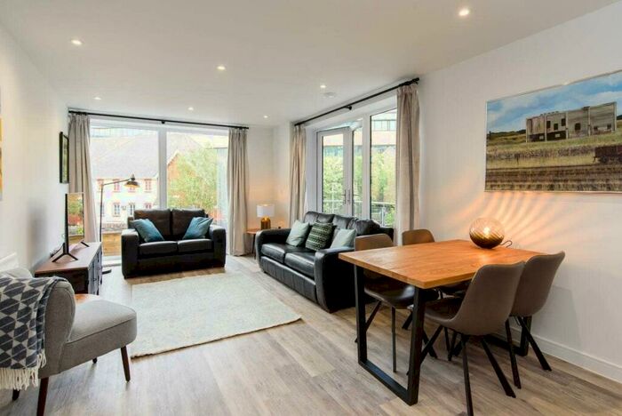 2 Bedroom Flat To Rent In The Brickworks, Trade Street, Cardiff, CF10