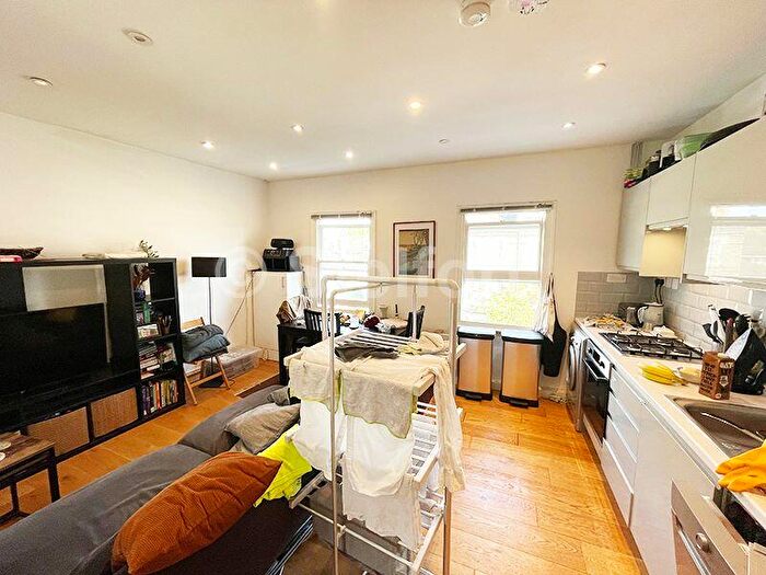 2 Bedroom Flat To Rent In Mayton Street, London, N7