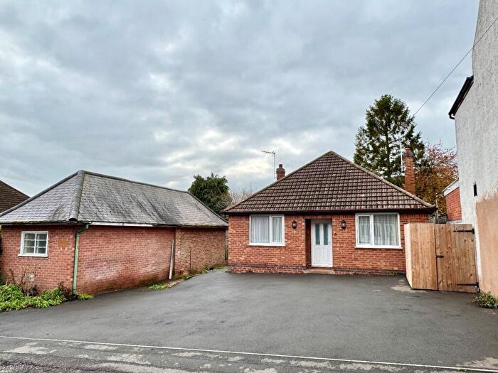 2 Bedroom Detached Bungalow For Sale In Cross Street, Rothwell, Kettering, NN14