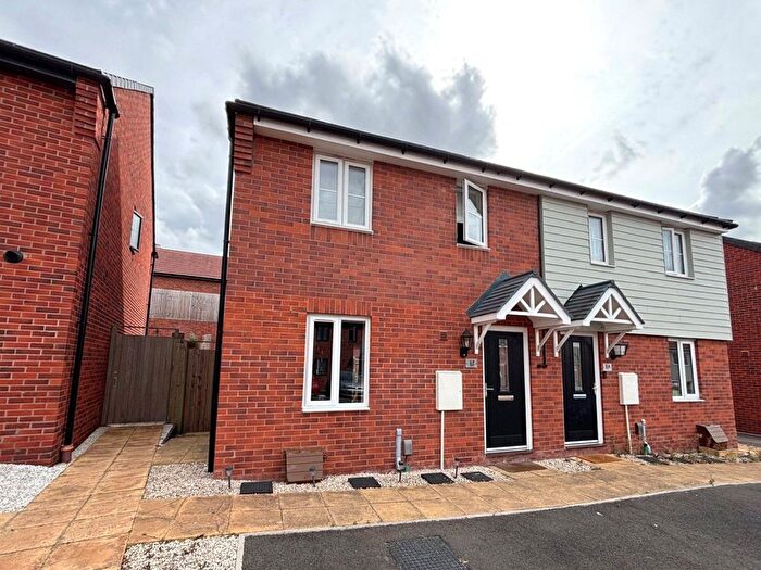3 Bedroom Semi-Detached House For Sale In Handley Way, Newdale, Telford, Shropshire, TF3