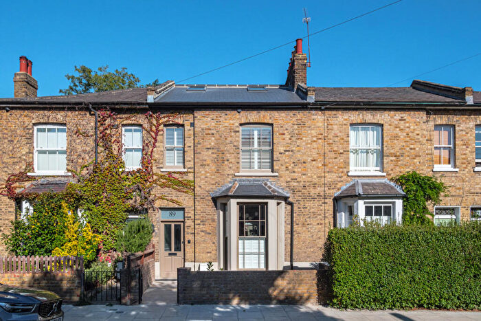 4 Bedroom Terraced House For Sale In Mapledene Road, London, E8