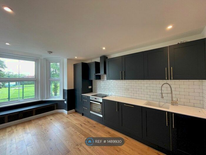 2 Bedroom Flat To Rent In Woodbridge Road, Guildford, GU1