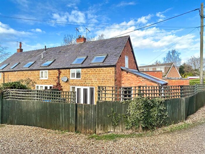 2 Bedroom House For Sale In School Lane, Priors Marston, Southam, CV47