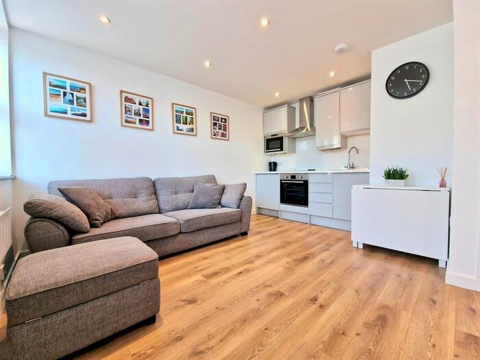 1 Bedroom Flat To Rent In Victoria Road, Farnborough, GU14