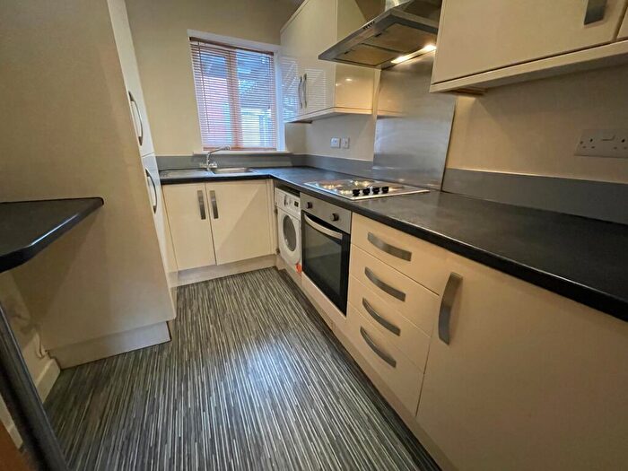 2 Bedroom Flat To Rent In Lansdowne Road, Bournemouth, BH1