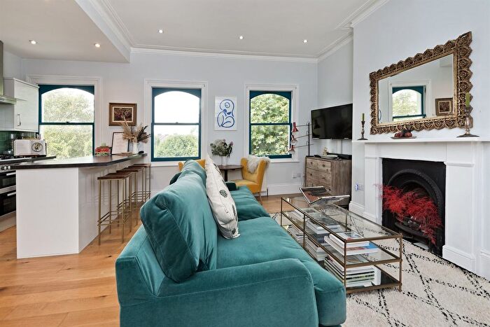 1 Bedroom Flat To Rent In St. Quintin Avenue, London, W10