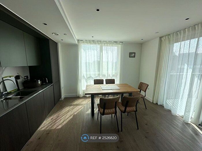 2 Bedroom Flat To Rent In Gasholder Place, London, SE11