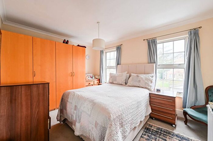 2 Bedroom Property For Sale In Pymmes Road, Bounds Green, London, N13