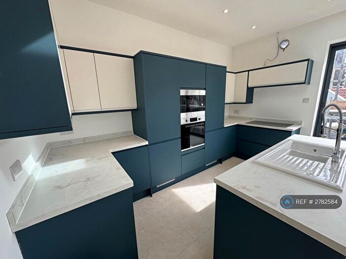 4 Bedroom Semi Detached House To Rent In The Avenue, Bristol, BS5