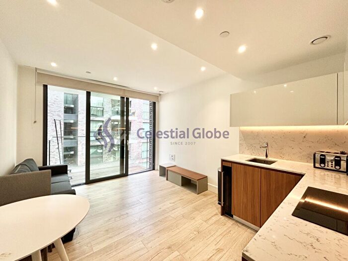 Studio To Rent In Neroli House, Piazza Walk, London, E1