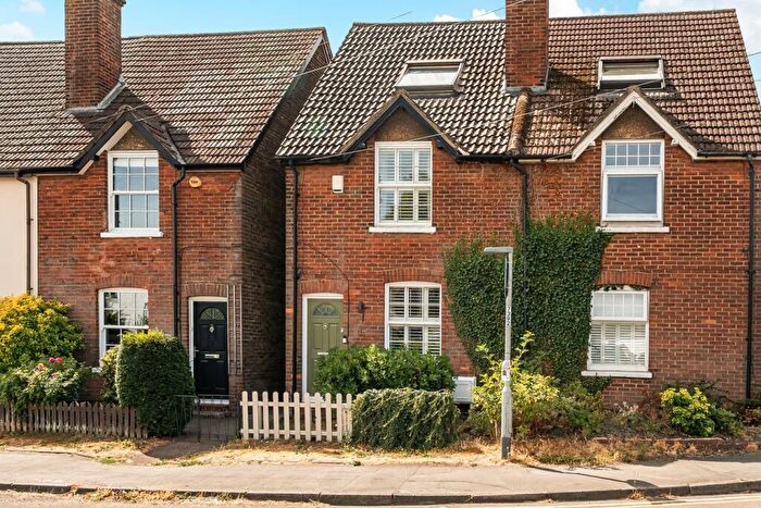 3 Bedroom Semi-Detached House For Sale In Bletchingley Road, Merstham, Redhill, RH1