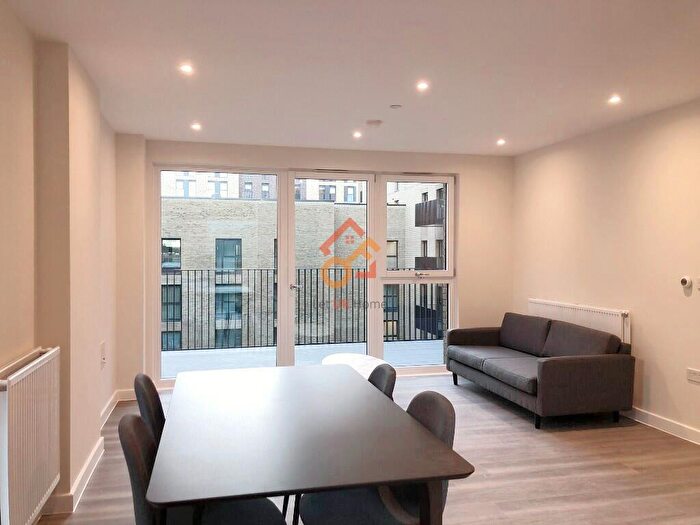 3 Bedroom Flat To Rent In Gadwall House, Vanguard Way, London, E17
