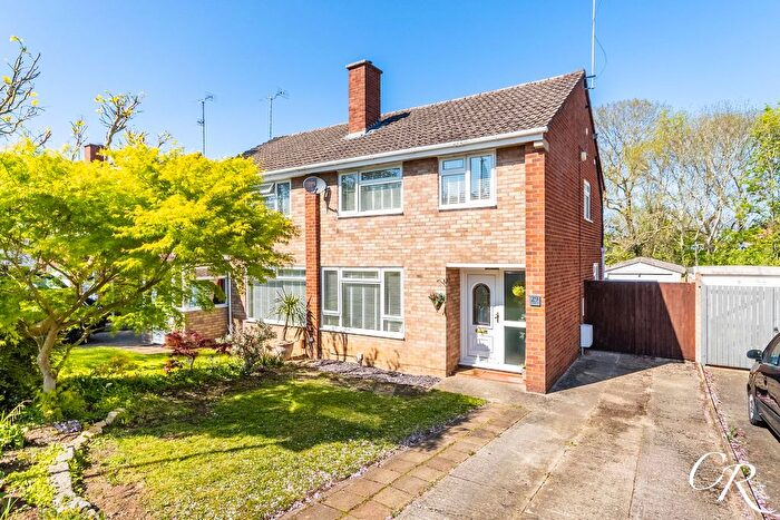 3 Bedroom Semi-Detached House For Sale In Colesbourne Road, Benhall, GL51