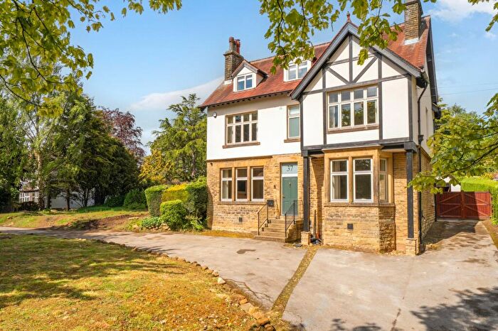 5 Bedroom Detached House For Sale In Park Lane, Roundhay, LS8