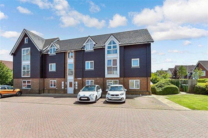 2 Bedroom Flat For Sale In Paxton Avenue, Hawkinge, Folkestone, Kent, CT18