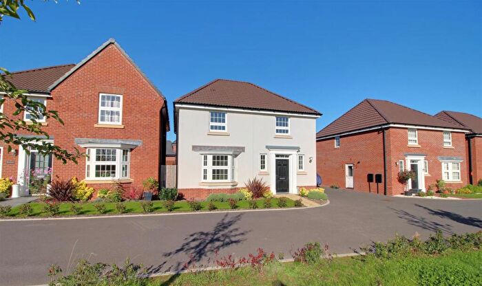 4 Bedroom Detached House For Sale In Peregrine Close, Newent, GL18