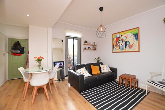 2 Bedroom Flat To Rent In Old Kent Road Peckham, SE15