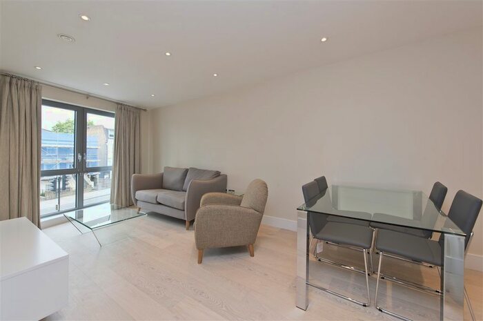 2 Bedroom Flat To Rent In Coningham Road, 2 Harlequin House, Shepherd's Bush W12