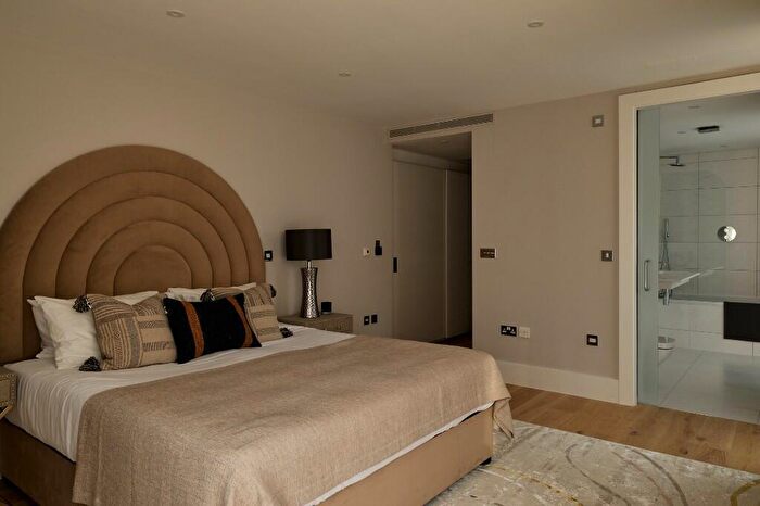 4 Bedroom Apartment To Rent In Flat, Baker, Baker Street, London, NW1