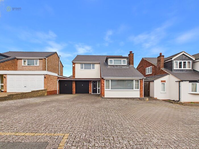 3 Bedroom Detached House For Sale In Mere Pool Road, Four Oaks, Sutton Coldfield, B75