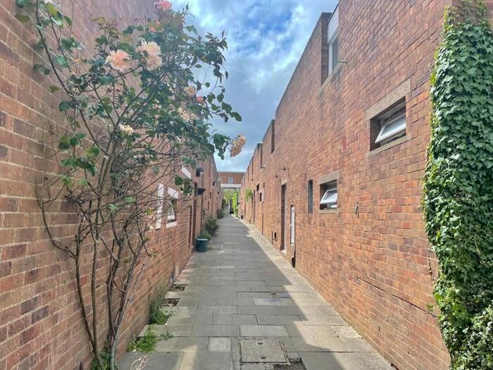 1 Bedroom Bungalow To Rent In Bishopsfield, Harlow, CM18