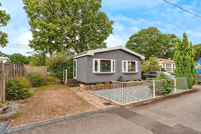 2 Bedroom Mobile/park Home For Sale In The Copse, Bourne Lane, Woodlands, Southampton, SO40