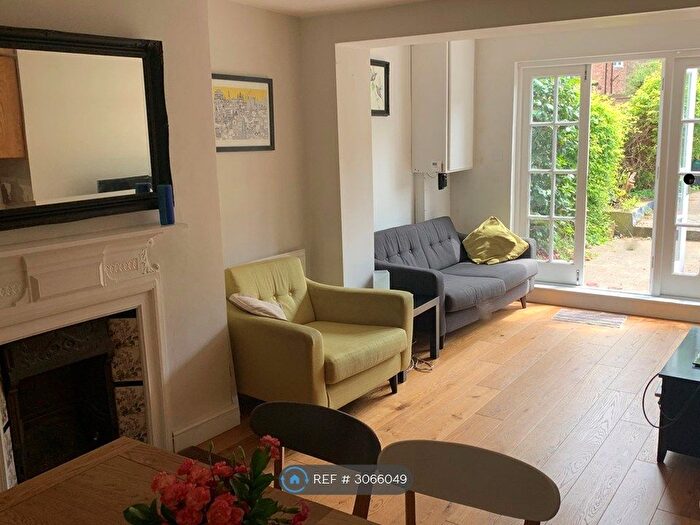 2 Bedroom Flat To Rent In Mildmay Road, London, N1