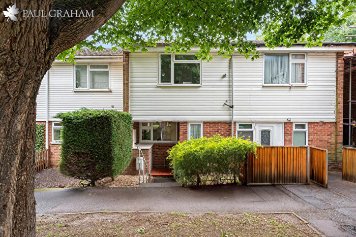 2 Bedroom Terraced House For Sale In Carew Road, Wallington, SM6